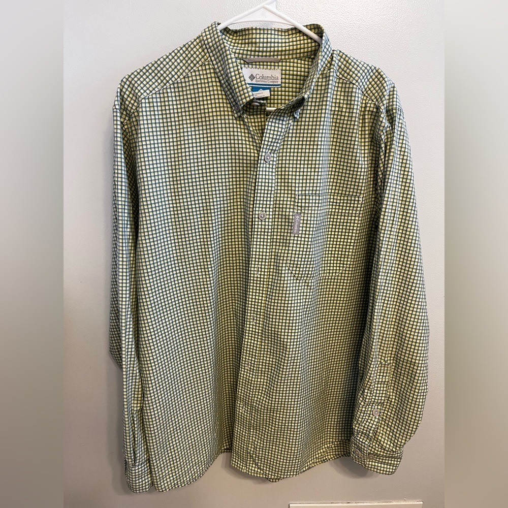 Columbia Men’s Dress Shirt - Medium